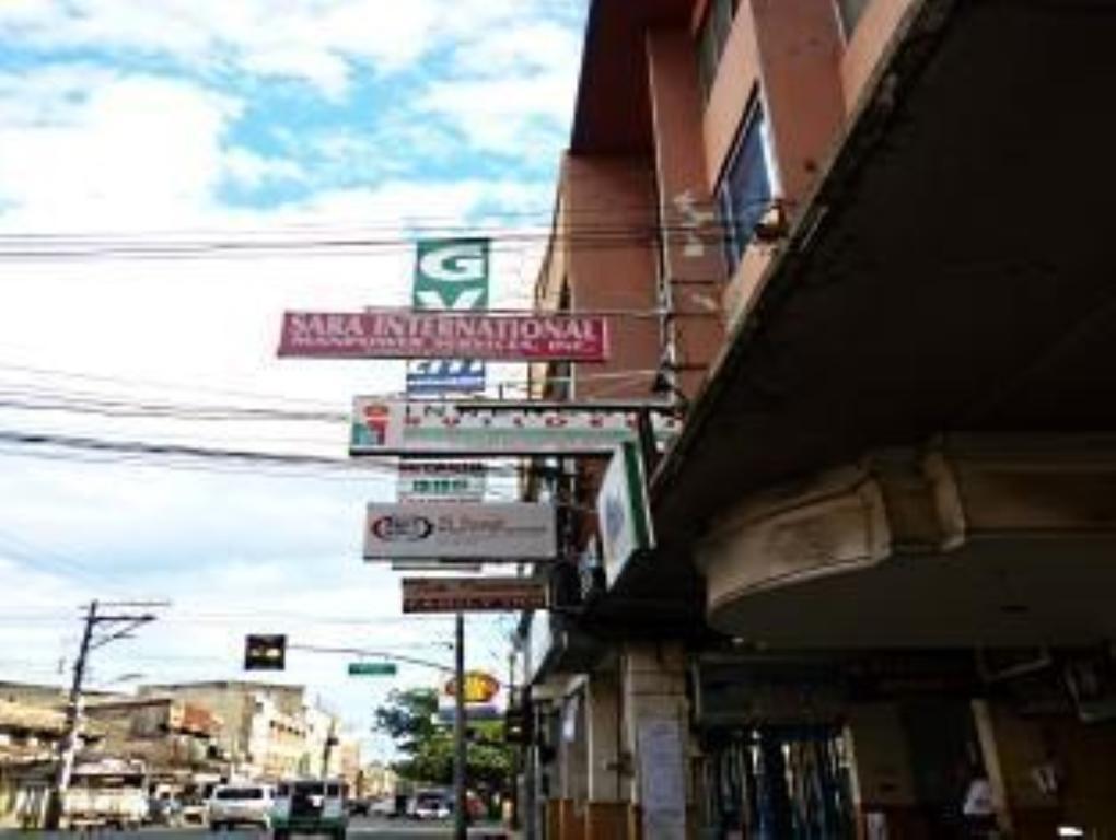 Gv Hotel - Davao Bagian luar foto