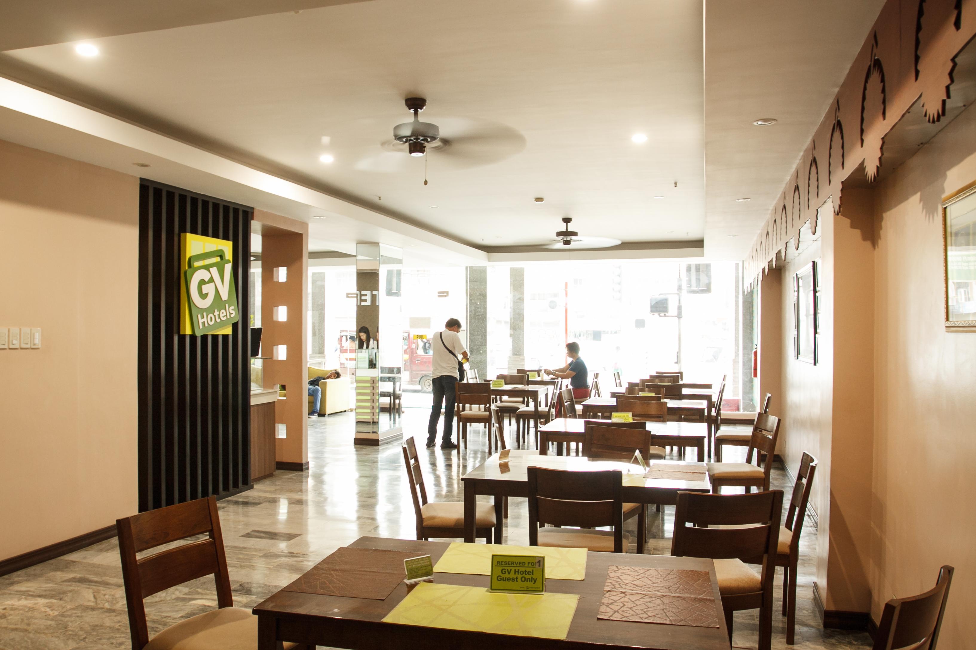 Gv Hotel - Davao Bagian luar foto